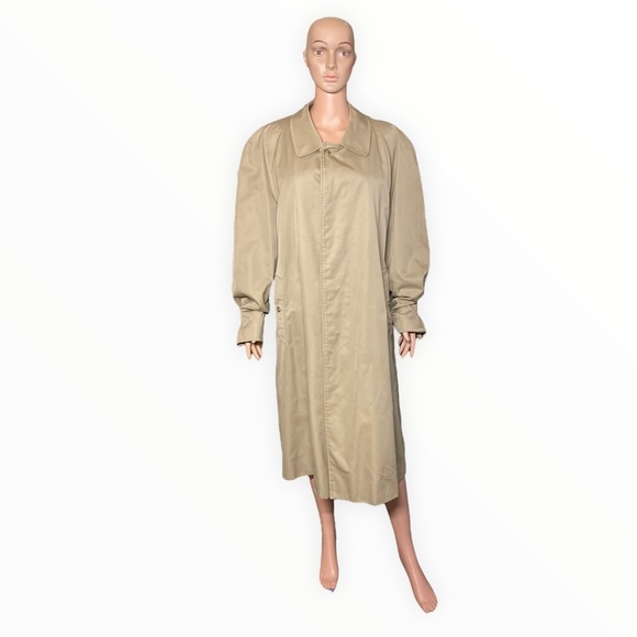 VINTAGE BURBERRYS’ OF LONDON Classic Khaki Tan Button Up Collared Trench Coat